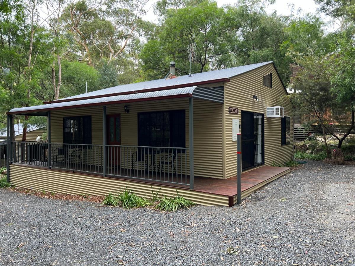 The Blue Wren 111 Halls Gap